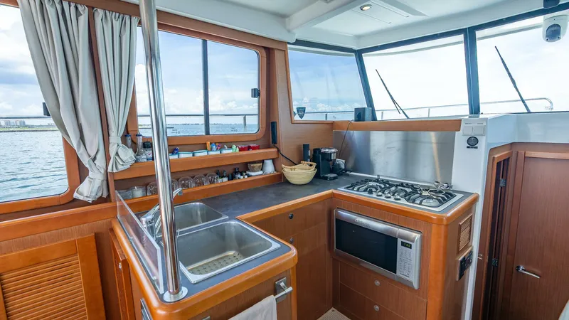 Slide: The Image of Beneteau Swift Trawler 34 2015 - 38