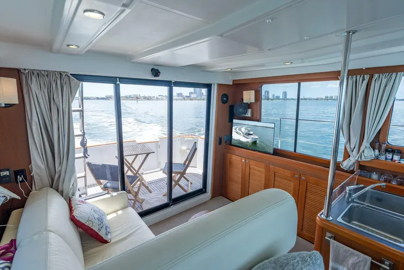 Slide: The Image of Beneteau Swift Trawler 34 2015 - 42