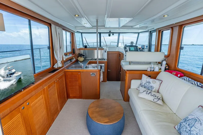 Slide: The Image of Beneteau Swift Trawler 34 2015 - 46