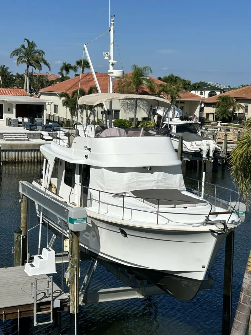 Slide: The Image of Beneteau Swift Trawler 34 2015 - 67
