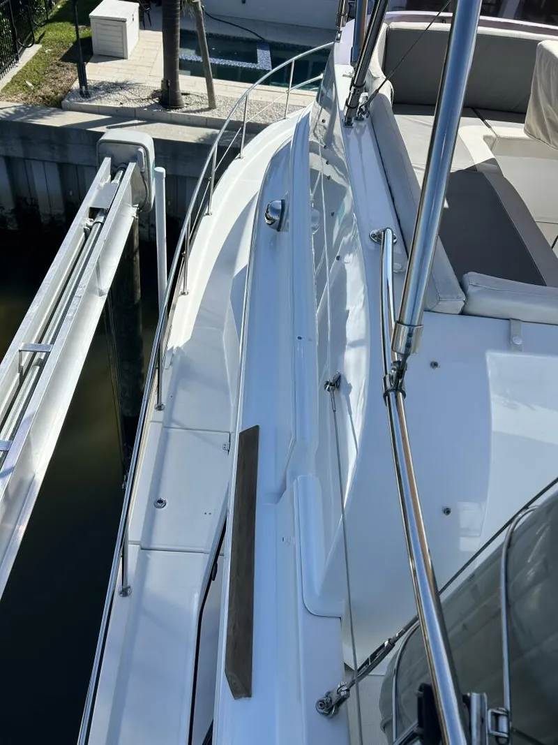 Slide: The Image of Beneteau Swift Trawler 34 2015 - 77