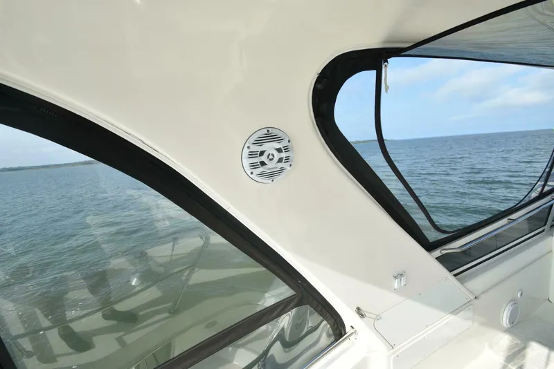 Slide: The Image of Sea Ray 480 Sedan Bridge 2000 - 16