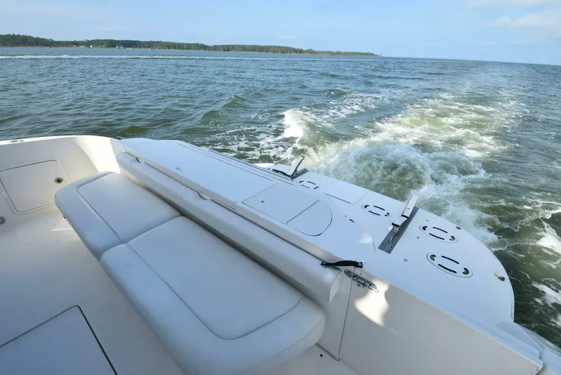 Slide: The Image of Sea Ray 480 Sedan Bridge 2000 - 25