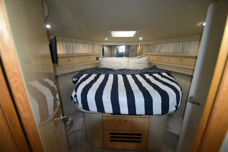 Slide: The Image of Sea Ray 480 Sedan Bridge 2000 - 50