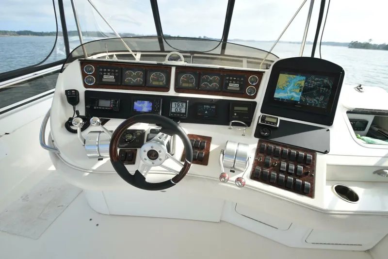 Slide: The Image of Sea Ray 480 Sedan Bridge 2000 - 9