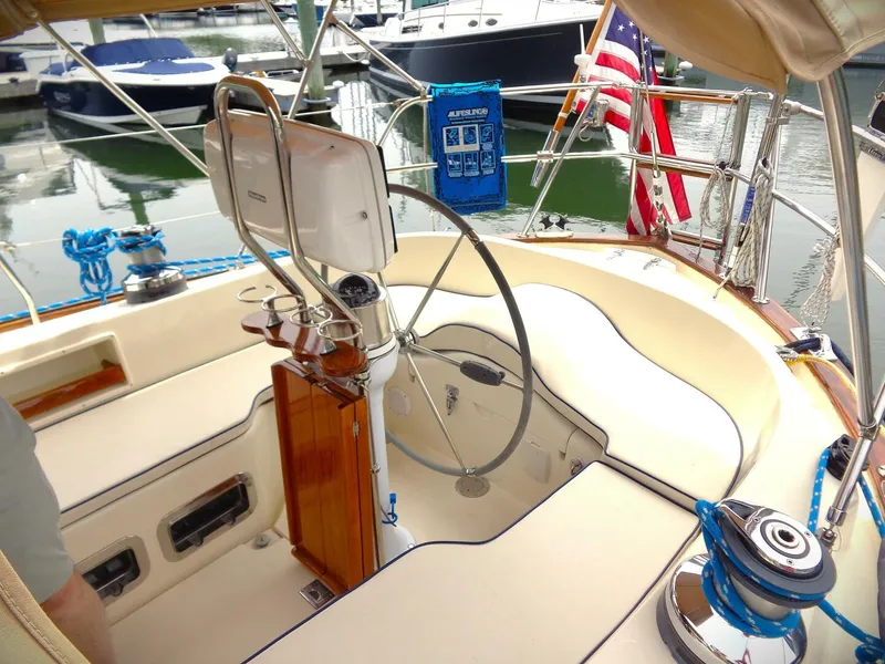 Slide: The Image of Pacific Seacraft 40 2005 - 17