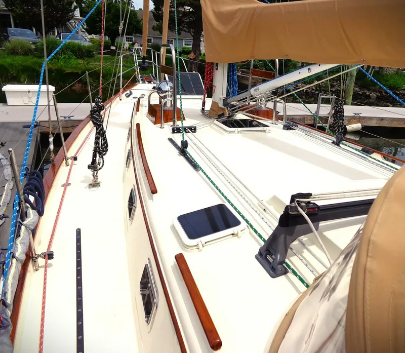Slide: The Image of Pacific Seacraft 40 2005 - 18