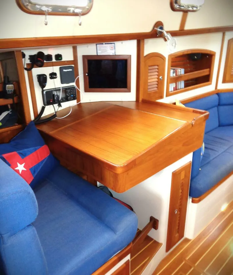 Slide: The Image of Pacific Seacraft 40 2005 - 4