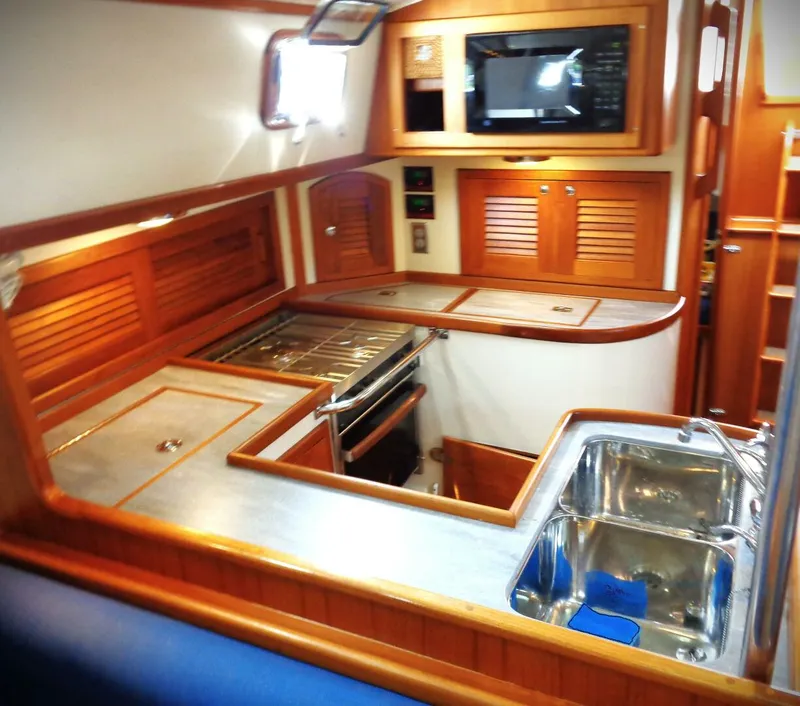 Slide: The Image of Pacific Seacraft 40 2005 - 5