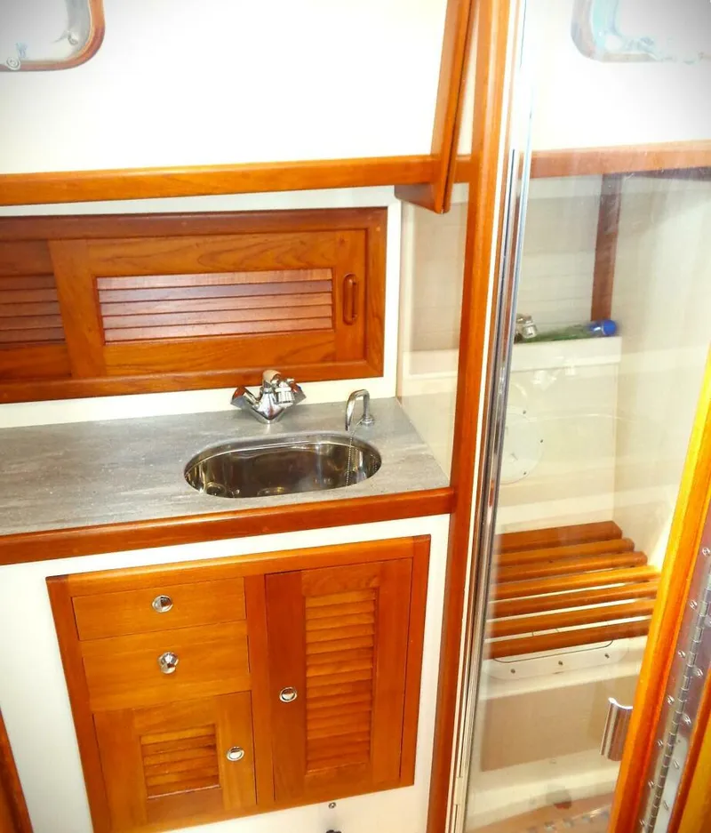 Slide: The Image of Pacific Seacraft 40 2005 - 7