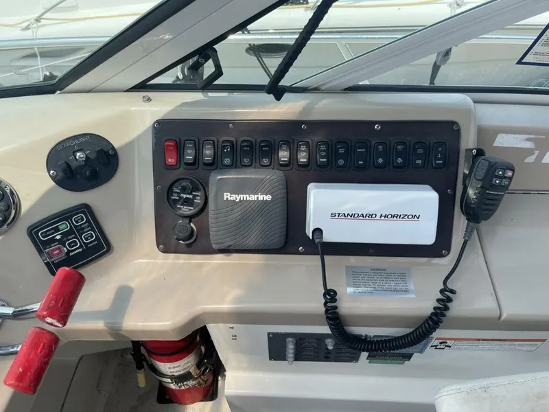 Slide: The Image of Carver Yachts 36 Mariner 2006 - 10