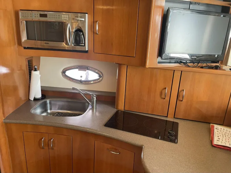 Slide: The Image of Carver Yachts 36 Mariner 2006 - 20