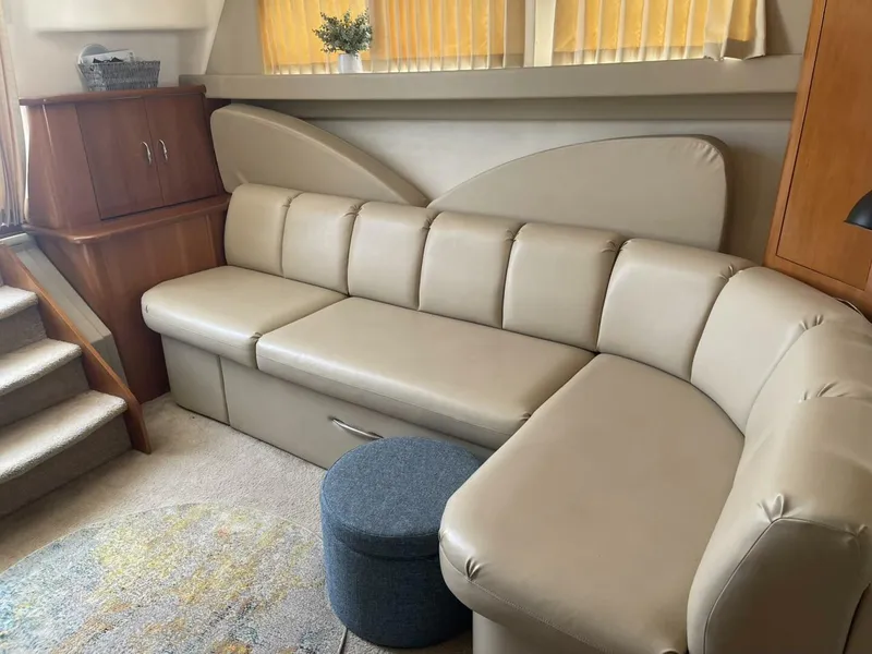Slide: The Image of Carver Yachts 36 Mariner 2006 - 33