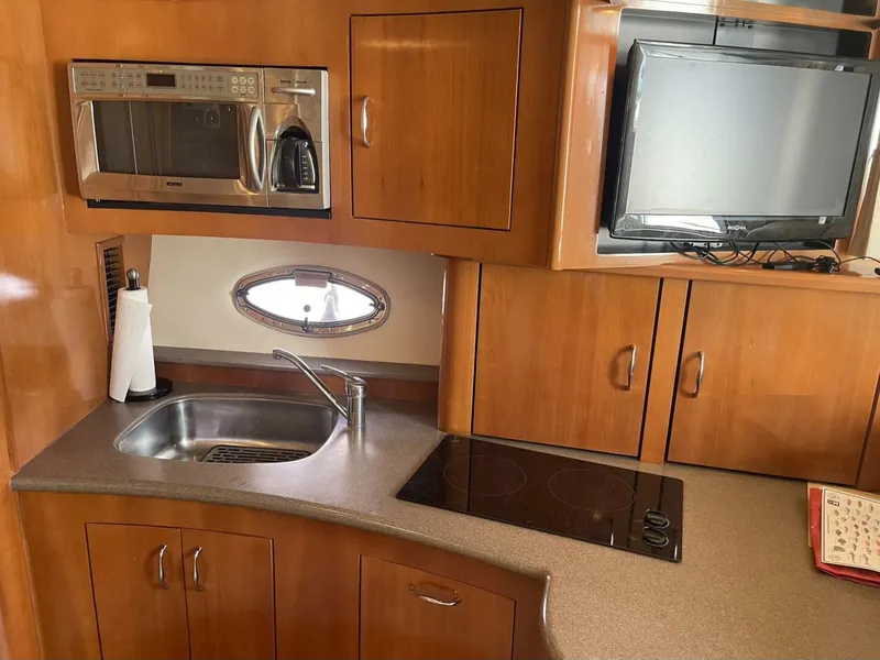 Slide: The Image of Carver Yachts 36 Mariner 2006 - 35
