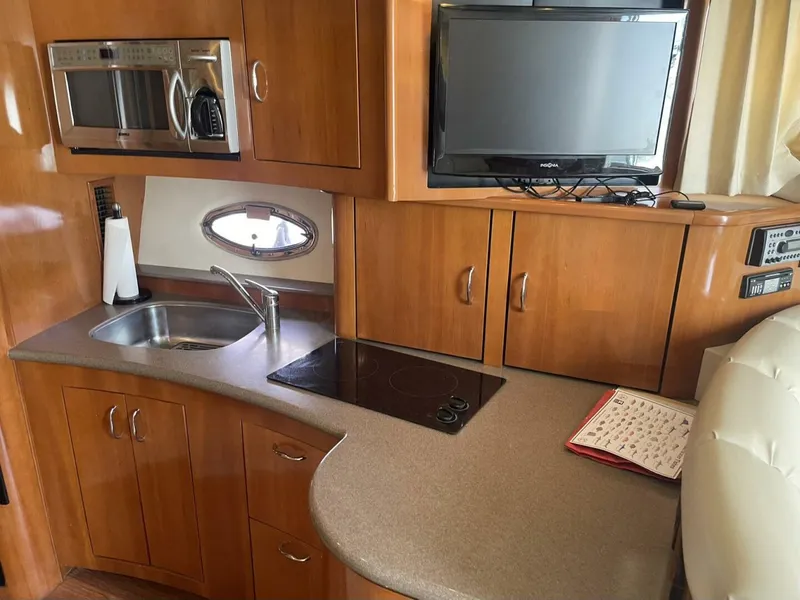 Slide: The Image of Carver Yachts 36 Mariner 2006 - 36