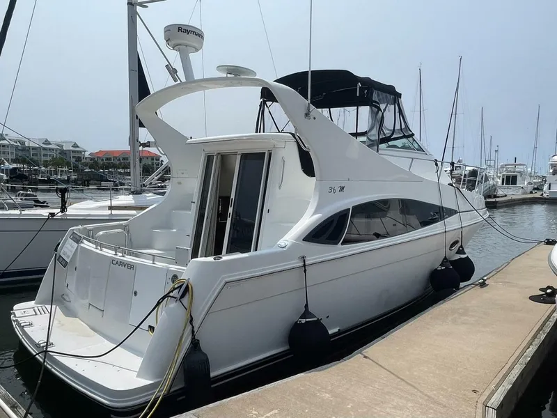 Slide: The Image of Carver Yachts 36 Mariner 2006 - 39