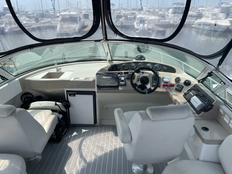 Slide: The Image of Carver Yachts 36 Mariner 2006 - 4