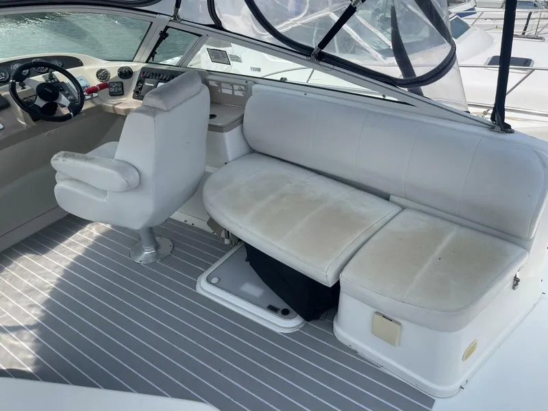 Slide: The Image of Carver Yachts 36 Mariner 2006 - 44