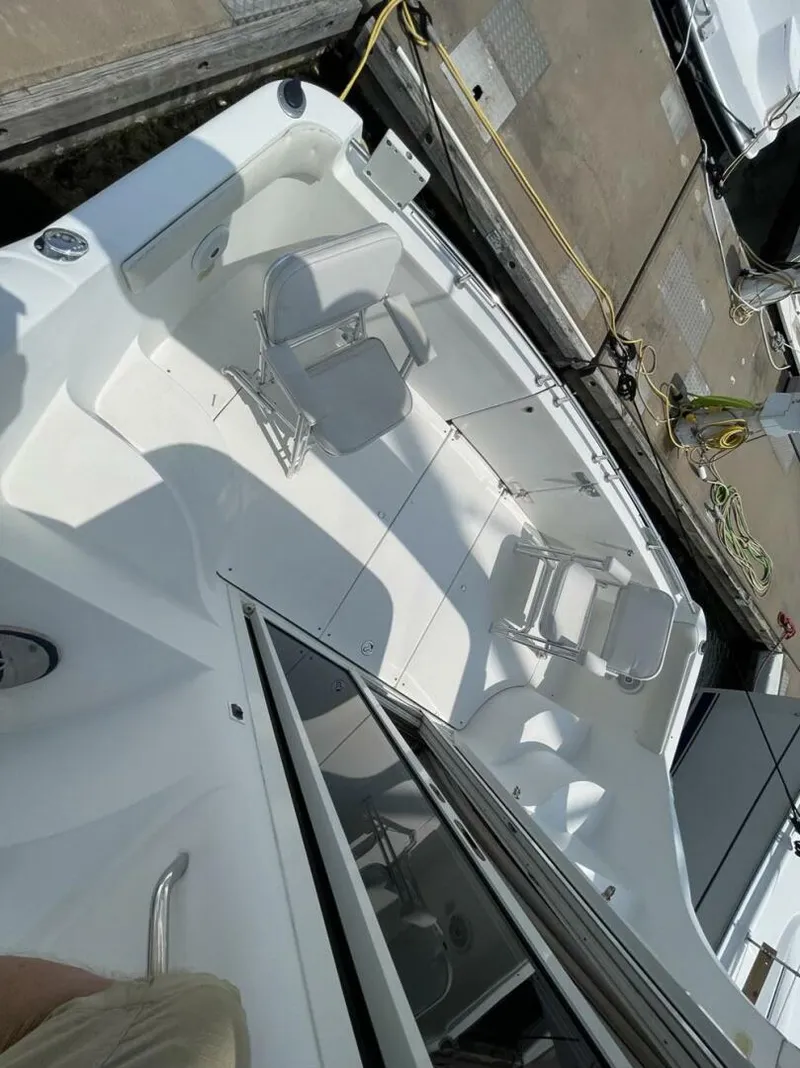 Slide: The Image of Carver Yachts 36 Mariner 2006 - 58