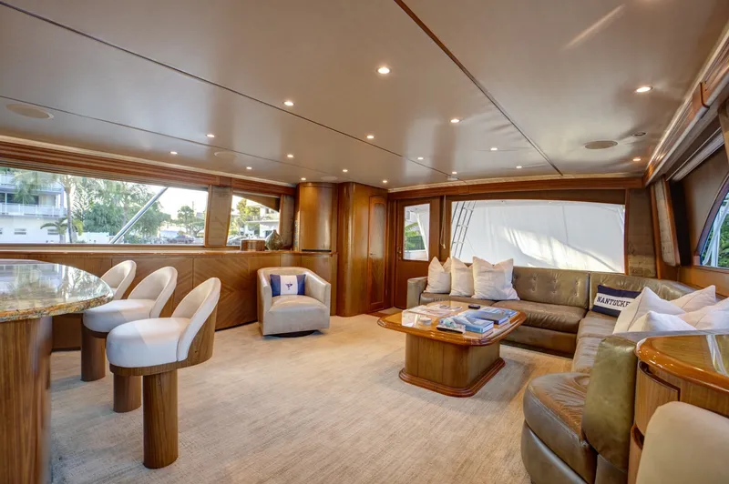 Slide: The Image of Viking 82 Convertible 2010 - 10