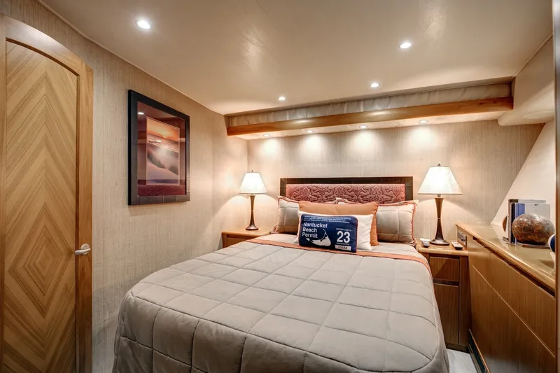 Slide: The Image of Viking 82 Convertible 2010 - 33