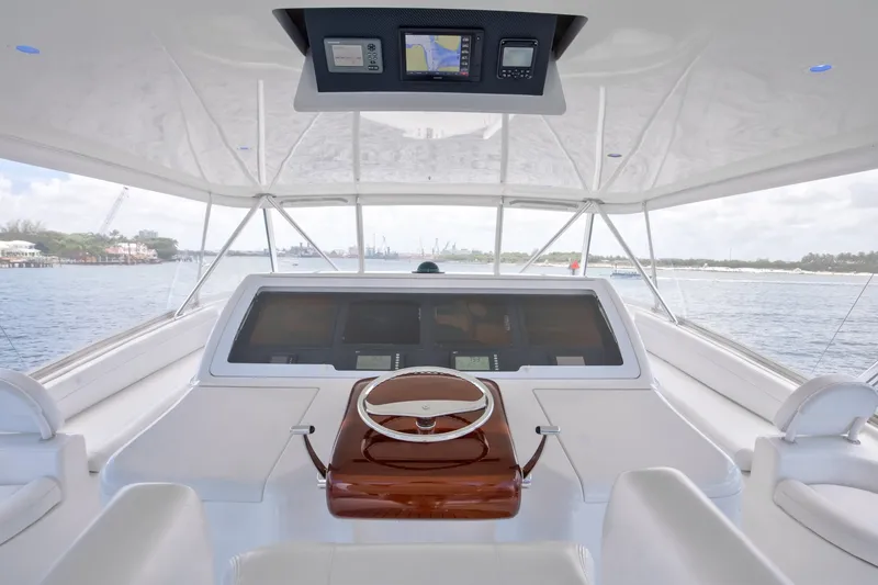 Slide: The Image of Viking 82 Convertible 2010 - 40