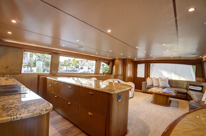 Slide: The Image of Viking 82 Convertible 2010 - 9
