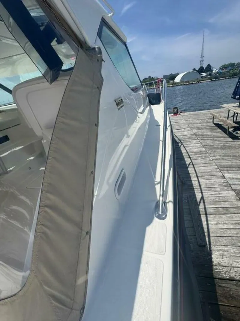 Slide: The Image of Tiara 43 Sovran 2006 - 15