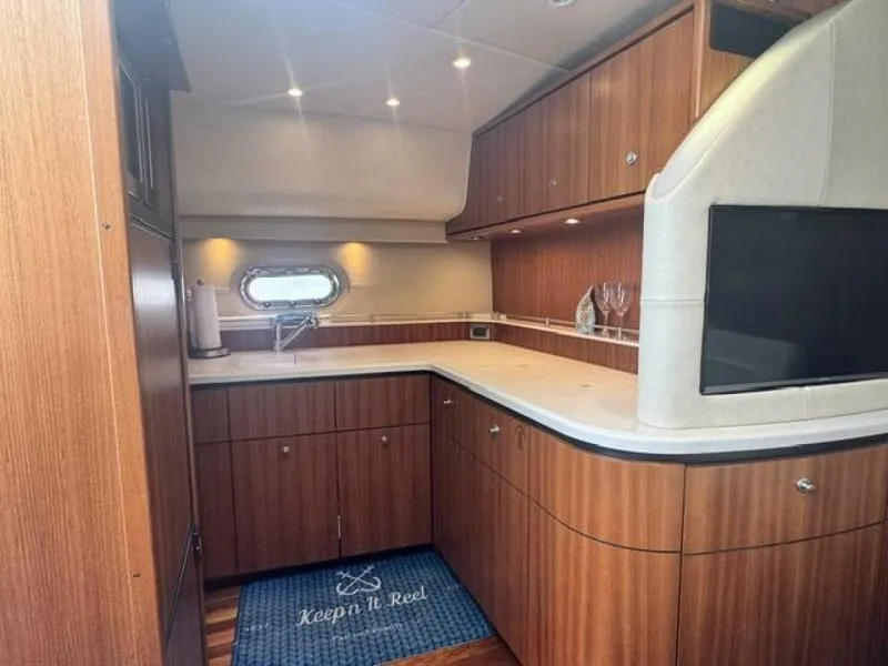 Slide: The Image of Tiara 43 Sovran 2006 - 22