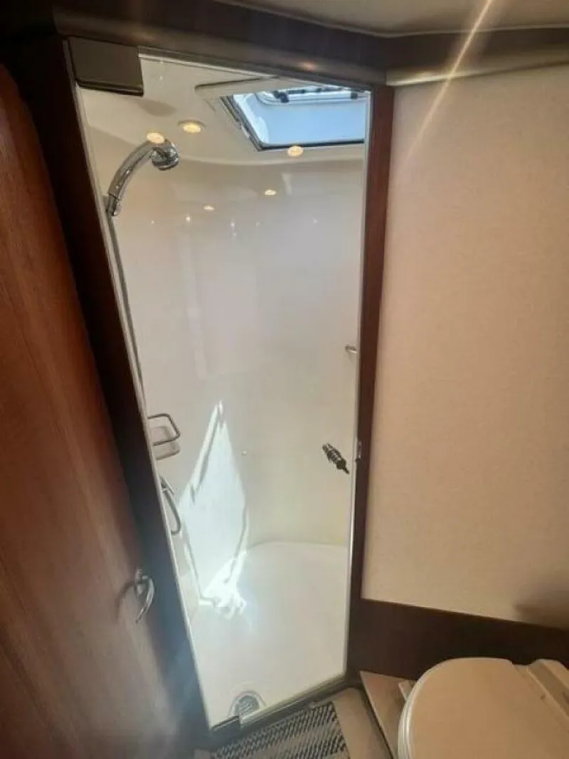 Slide: The Image of Tiara 43 Sovran 2006 - 32