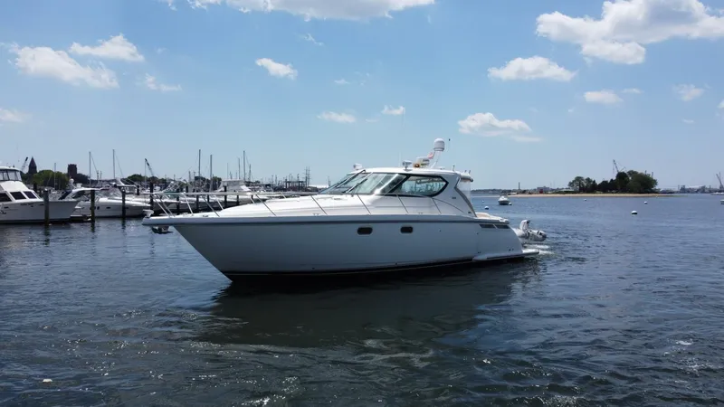 Slide: The Image of Tiara 43 Sovran 2006 - 7
