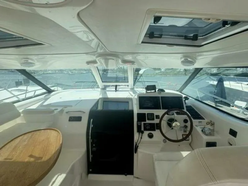 Slide: The Image of Tiara 43 Sovran 2006 - 8