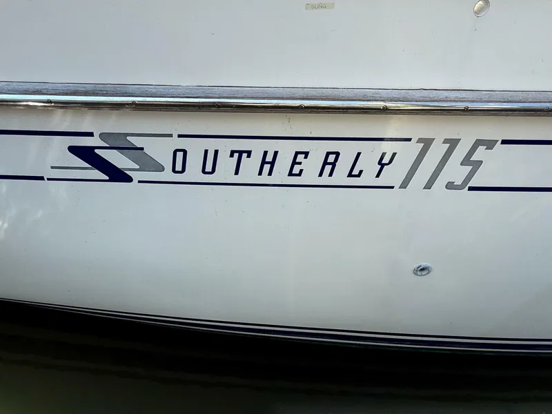 Slide: The Image of Southerly 115 Mark IV 2006 - 28