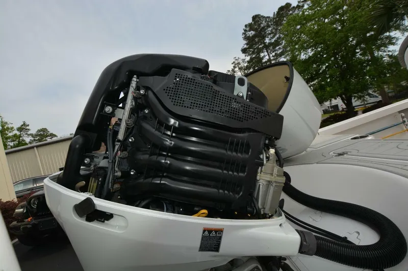 Slide: The Image of Sea Pro 228 Bay 2021 - 22