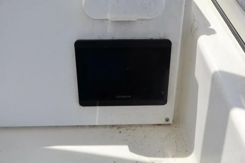 Slide: The Image of Sea Boss 235 Walkaround 2005 - 13