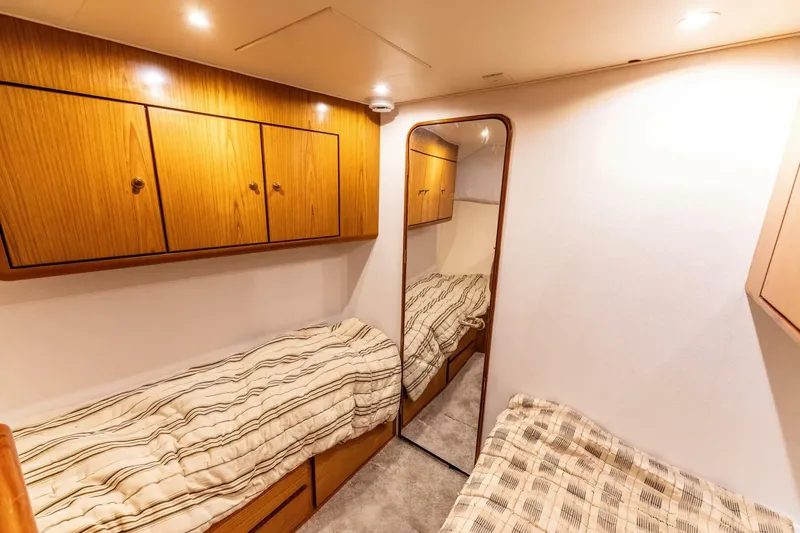 Slide: The Image of Ocean Yachts 2006 - 15