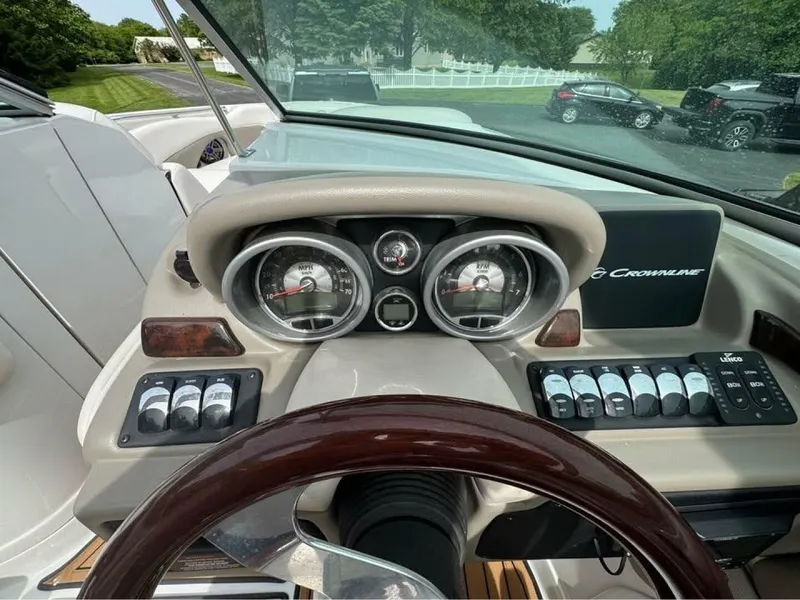 Slide: The Image of Crownline Boats 285 SS 2015 - 5