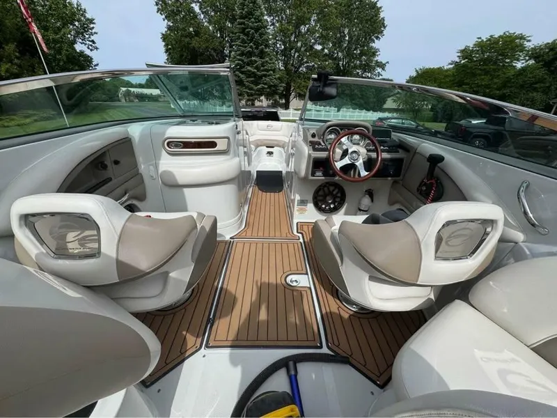 Slide: The Image of Crownline Boats 285 SS 2015 - 9
