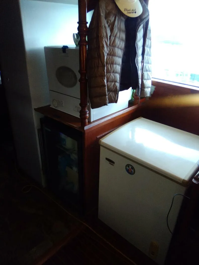 Slide: The Image of Sea Ranger MKII Pilothouse Flybridge Trawler 1983 - 20