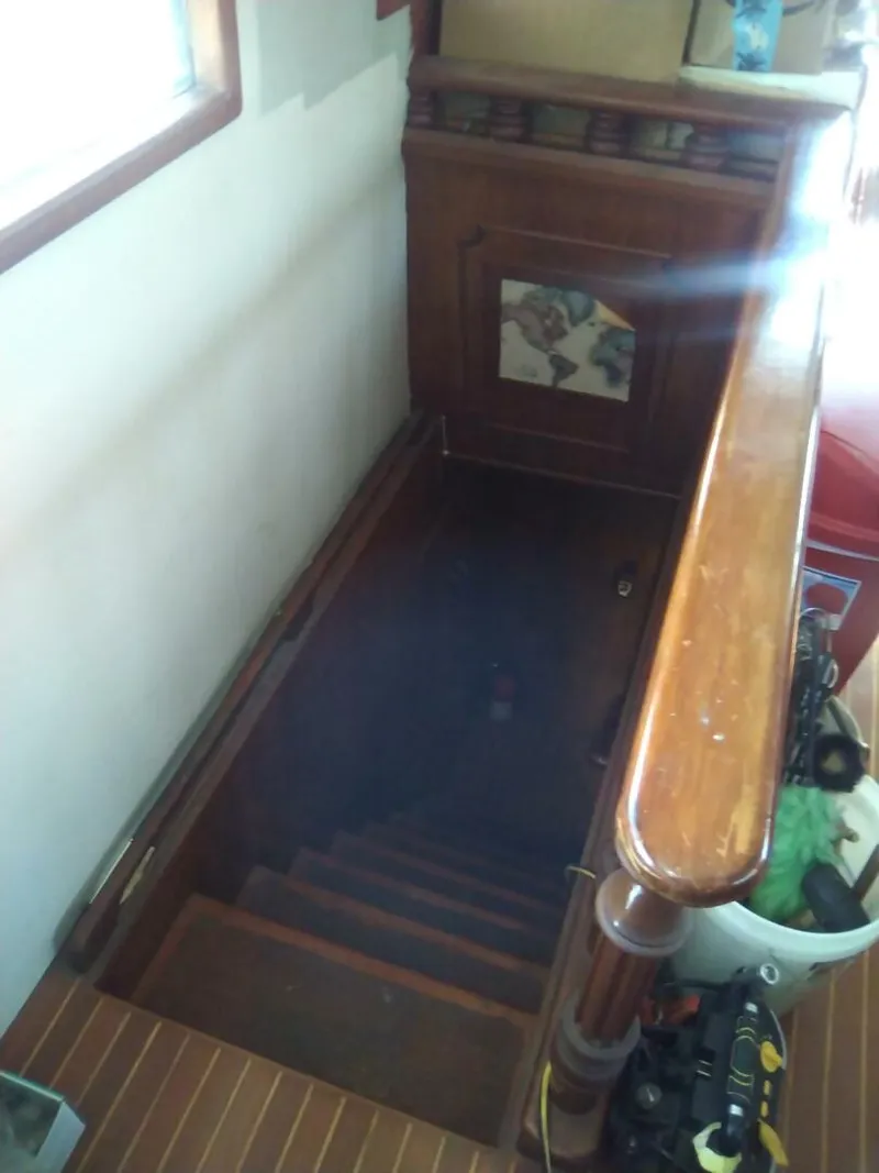 Slide: The Image of Sea Ranger MKII Pilothouse Flybridge Trawler 1983 - 36