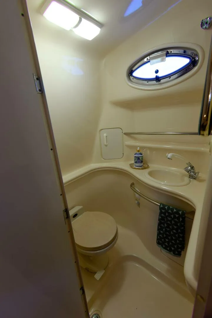 Slide: The Image of Sea Ray 340 2000 - 29