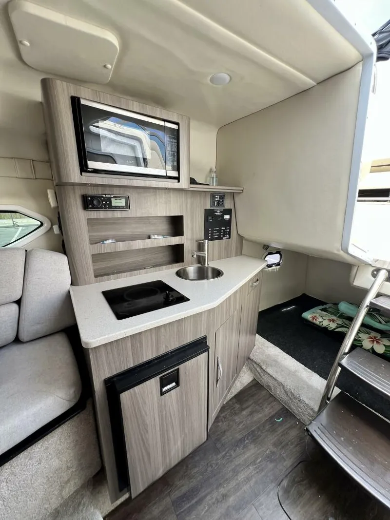 Slide: The Image of Regal 26 XO 2019 - 40