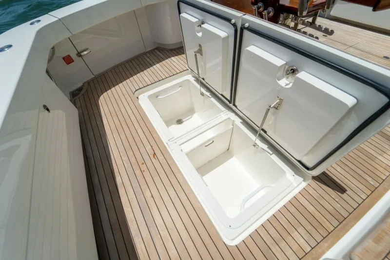Slide: The Image of Viking 72 Convertible 2018 - 18