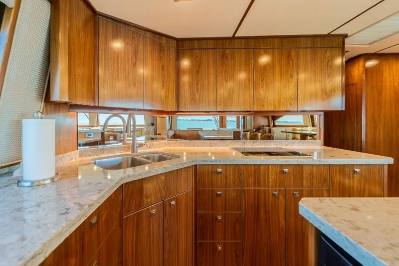 Slide: The Image of Viking 72 Convertible 2018 - 29