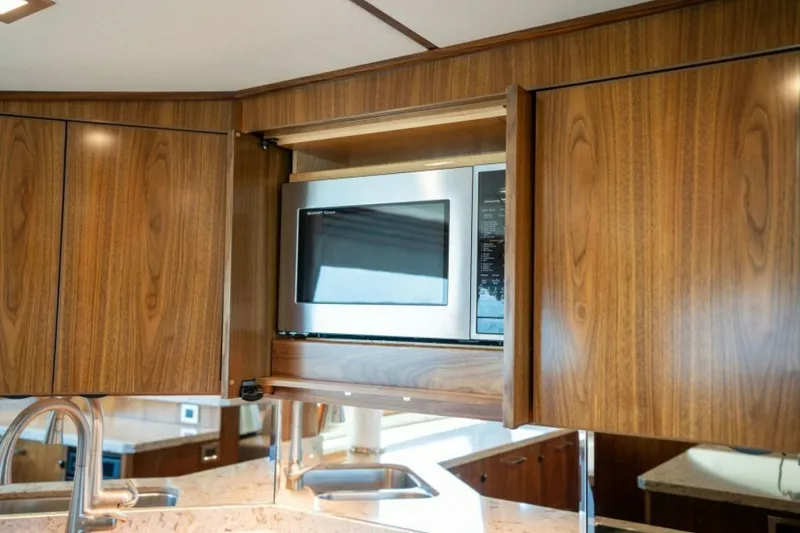 Slide: The Image of Viking 72 Convertible 2018 - 31