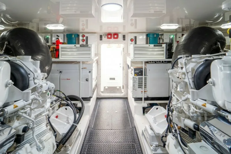 Slide: The Image of Viking 72 Convertible 2018 - 49
