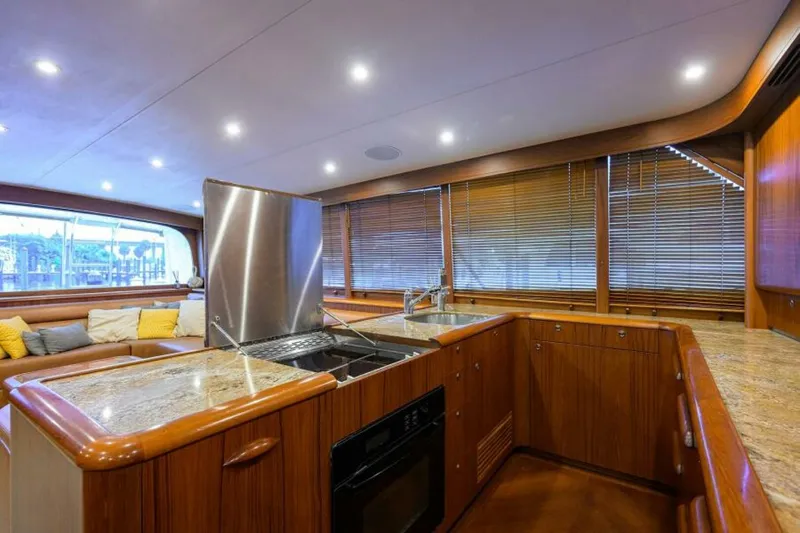 Slide: The Image of Merritt Yachts 72 Convertible 2004 - 10