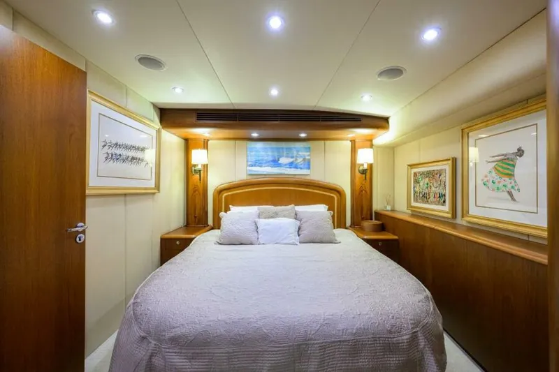Slide: The Image of Merritt Yachts 72 Convertible 2004 - 15