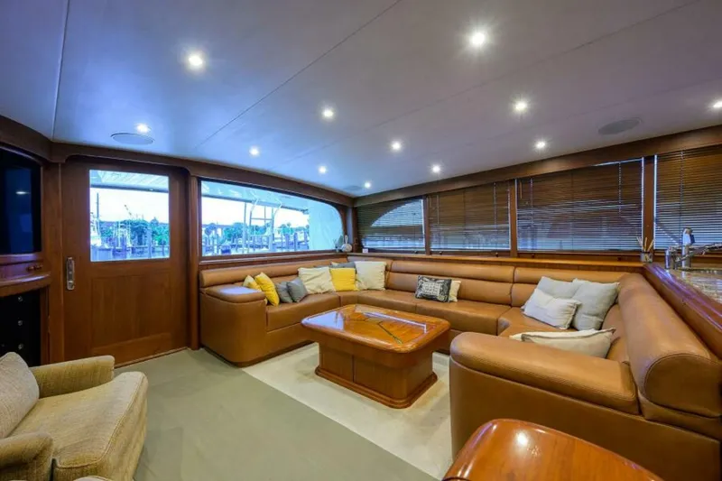Slide: The Image of Merritt Yachts 72 Convertible 2004 - 4