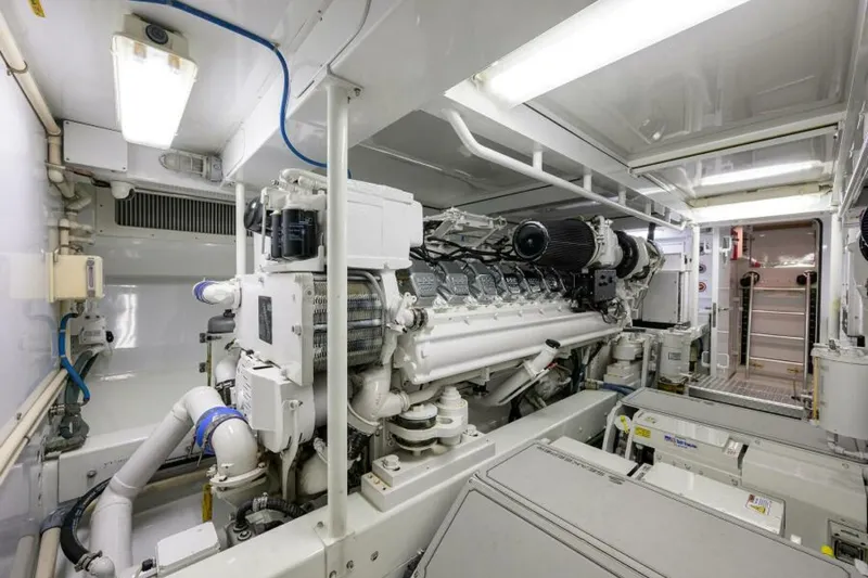 Slide: The Image of Merritt Yachts 72 Convertible 2004 - 58